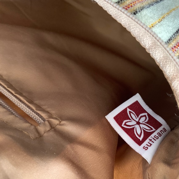 Sutisana Wool Striped Tote Bag - Picture 2 of 12